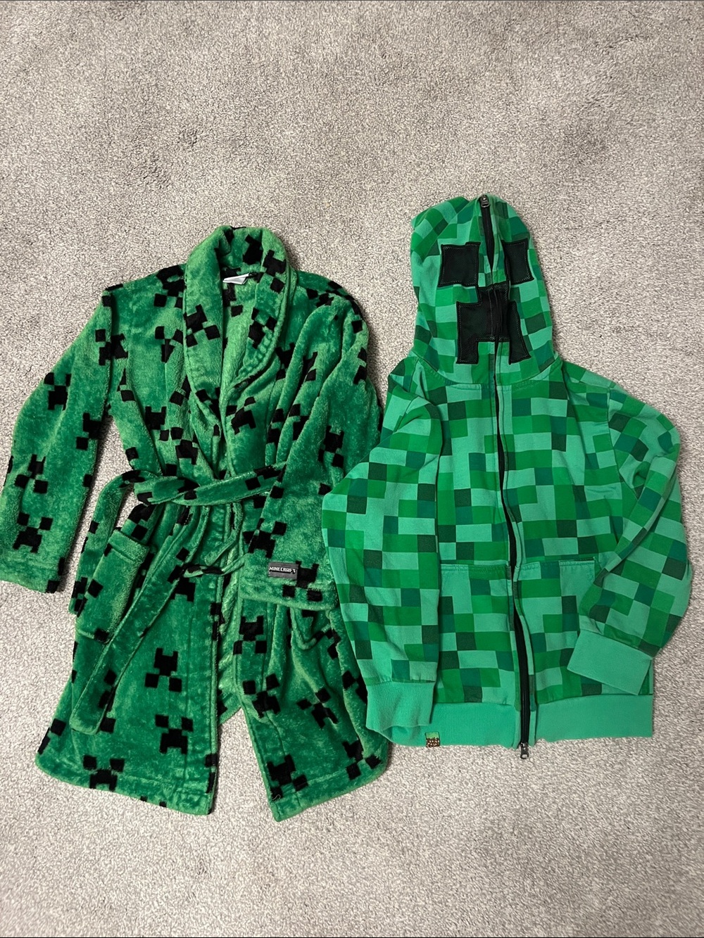 Minecraft Fleecey Robe & mesh mask zip-up hoody 💚🖤